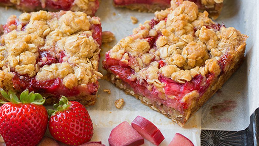 Strawberry Rhubarb Crumb Bars