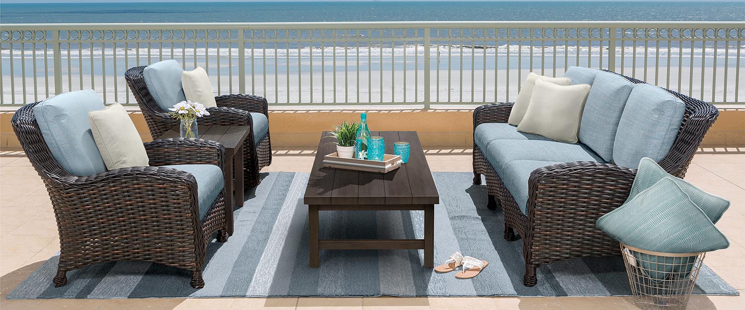 w CASUAL FURNITURE